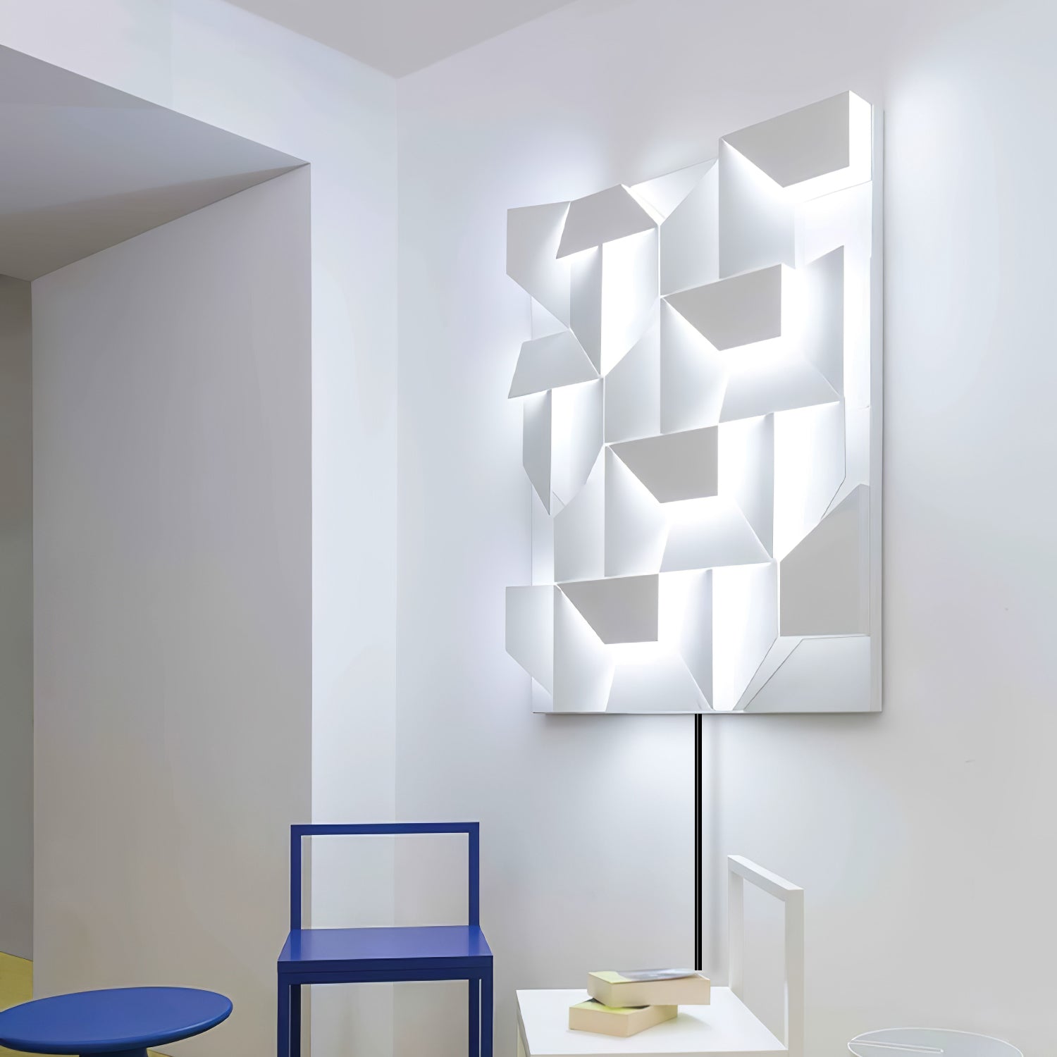 Shadows Grand Plug-in Sconce