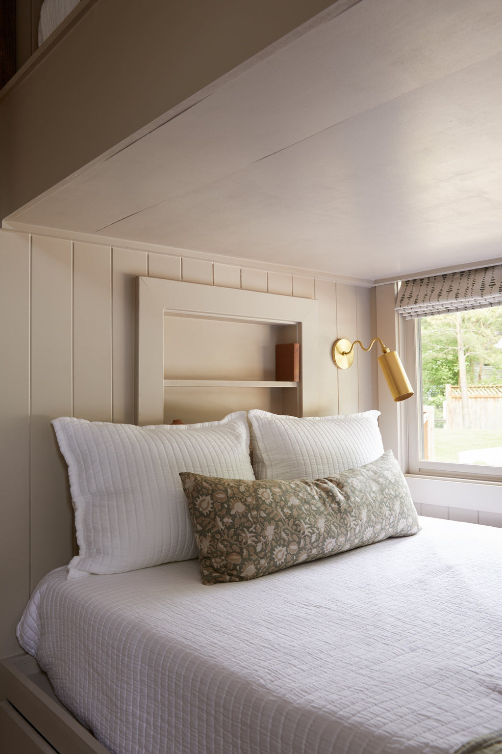 Bea Wall Lamp