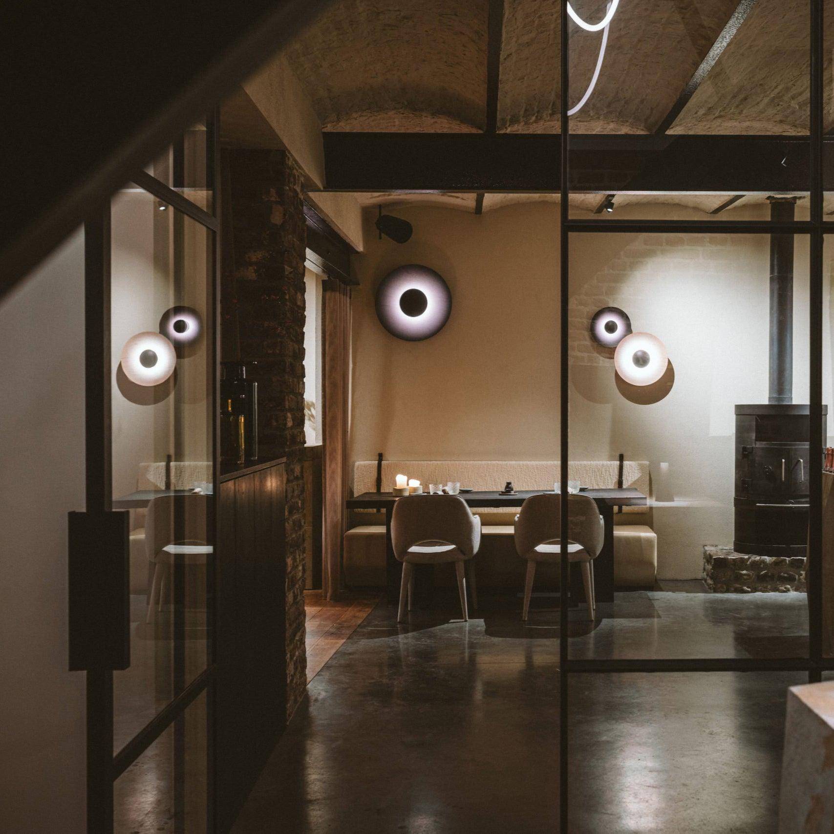 Simplicity Glow Plug-in Wall Light