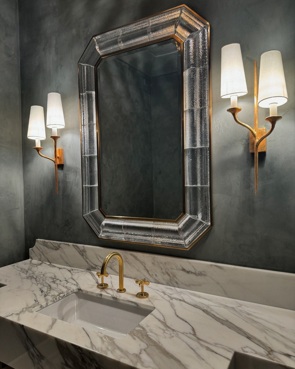 Iberia Wall Lamp