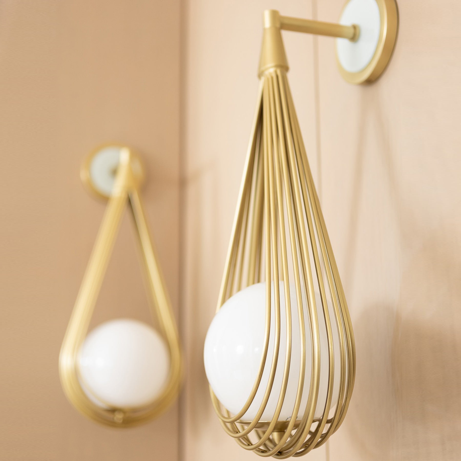 Ova Wall Lamp