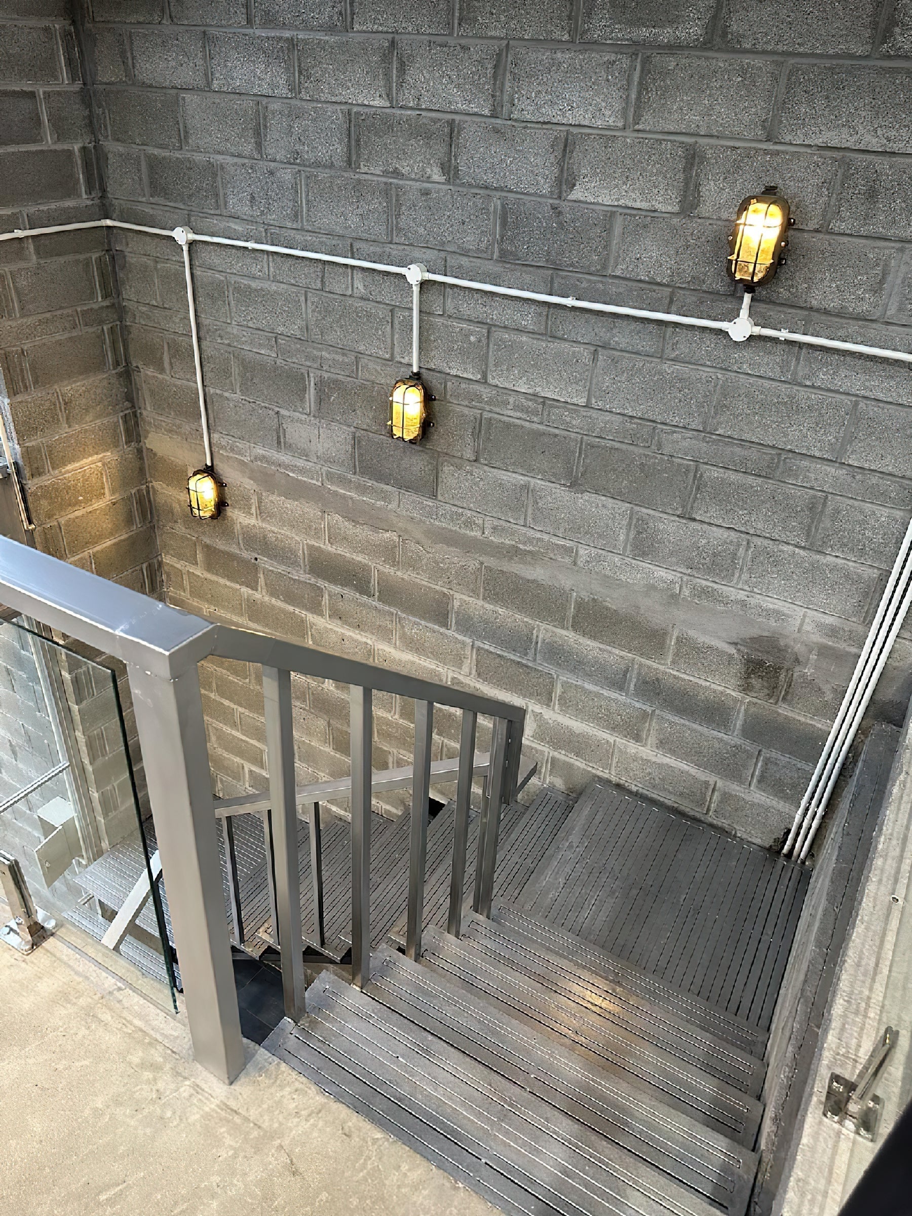 Hamilton Wall Light
