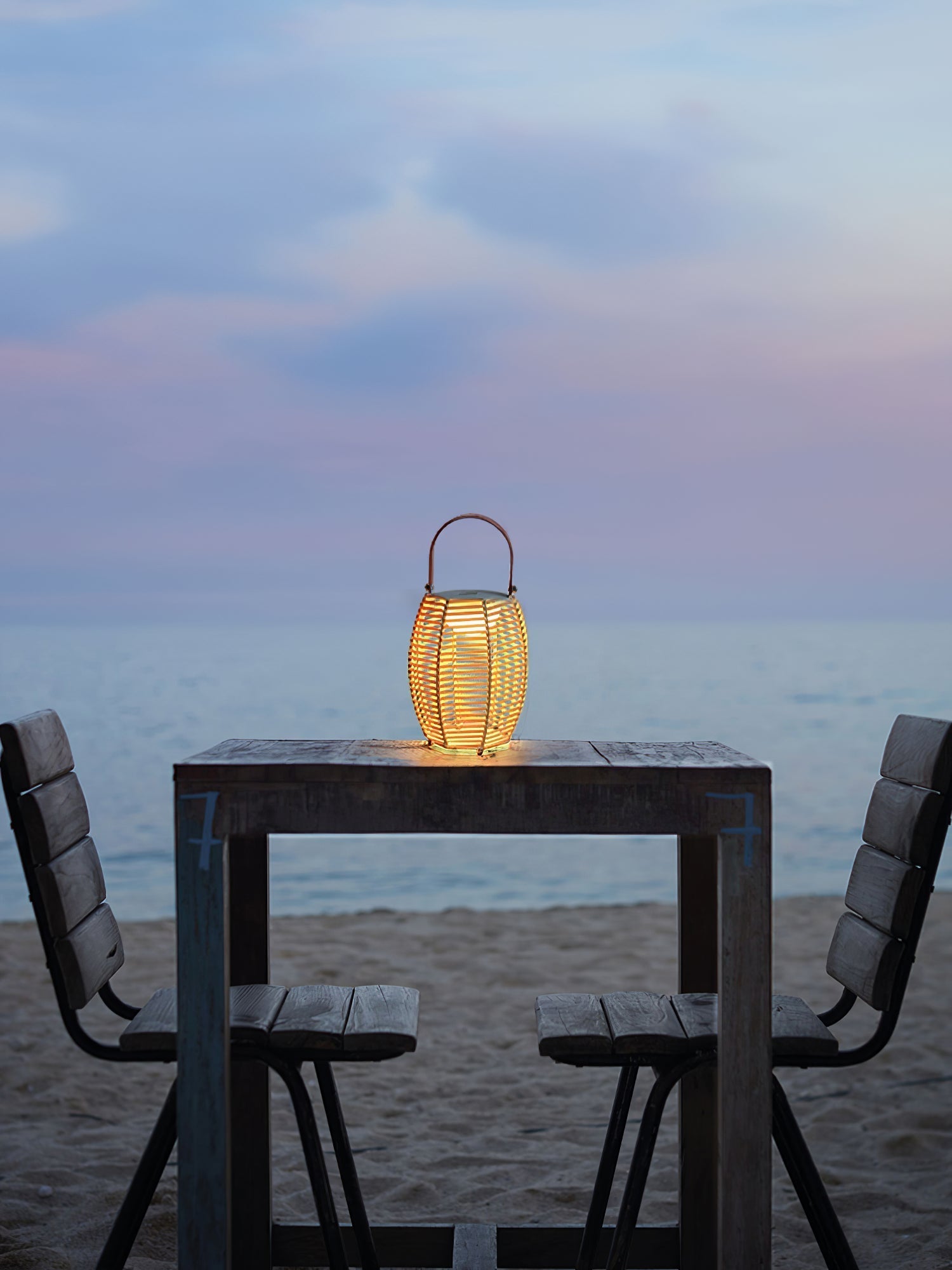 Lantern Built-in Battery Table Lamp