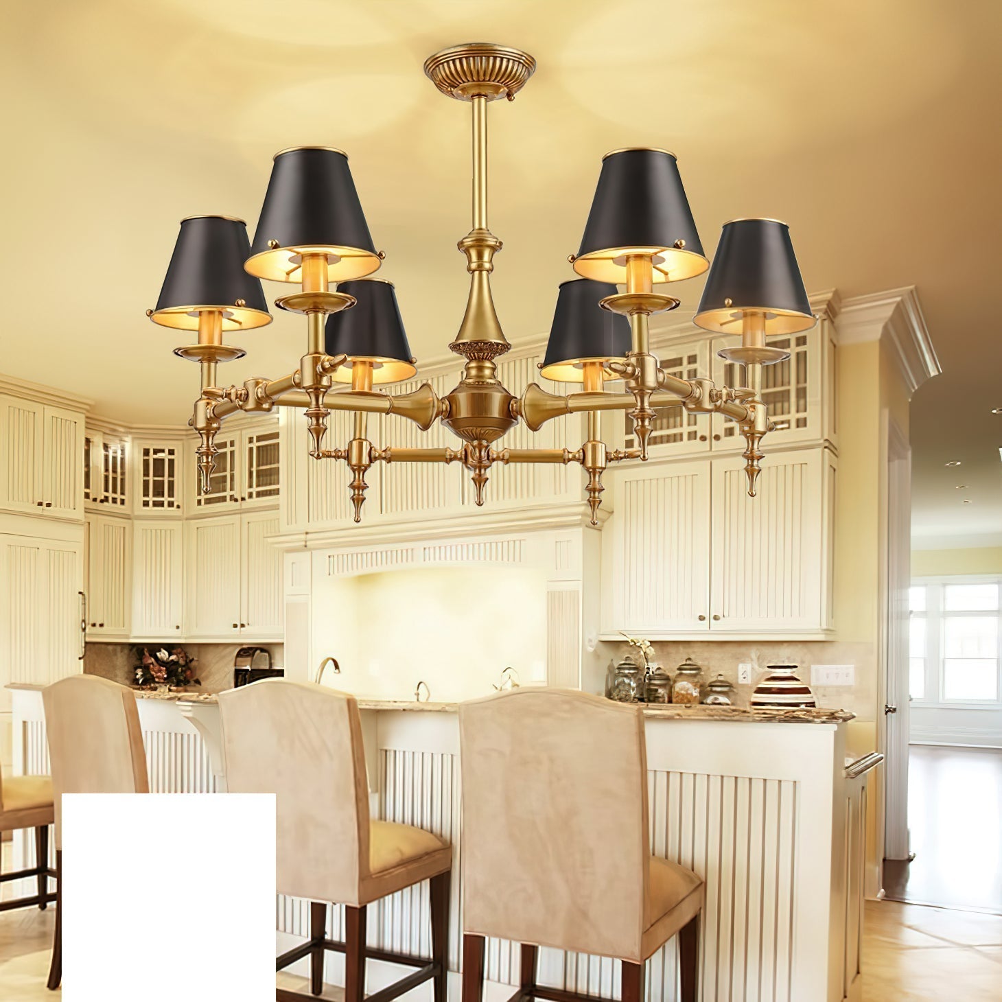 Saunders Traditional Chandelier