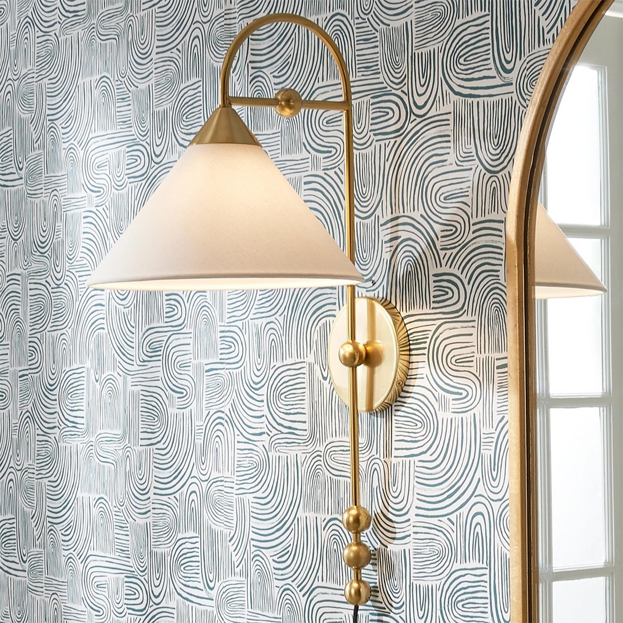 Savoe Plug-In Sconce