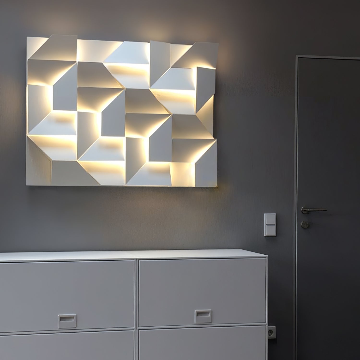 Shadows Grand Plug-in Sconce
