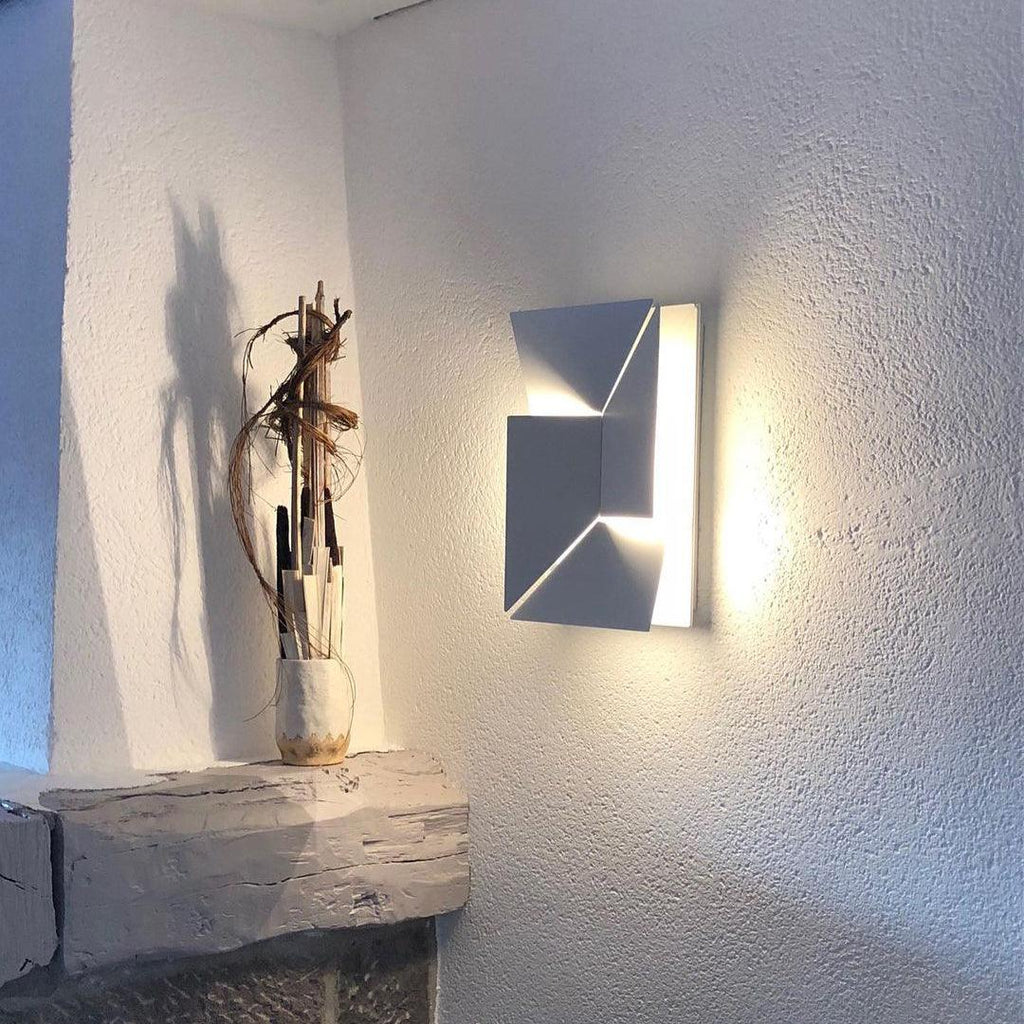 Shadows Grand Plug-in Sconce